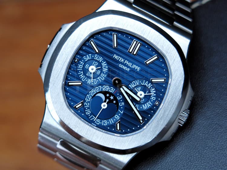 Patek Philippe Nautilus Perpetual Calendar 5740/1G-001 - Thumbnail 2