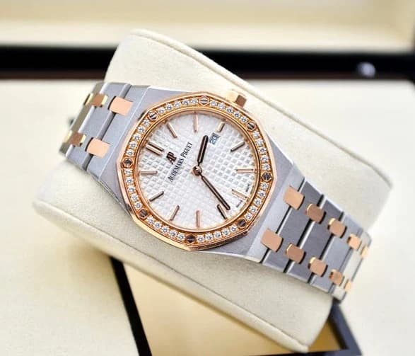 Audemars Piguet Royal Oak Quartz 67651SR.ZZ.1261SR.01 - Thumbnail 3